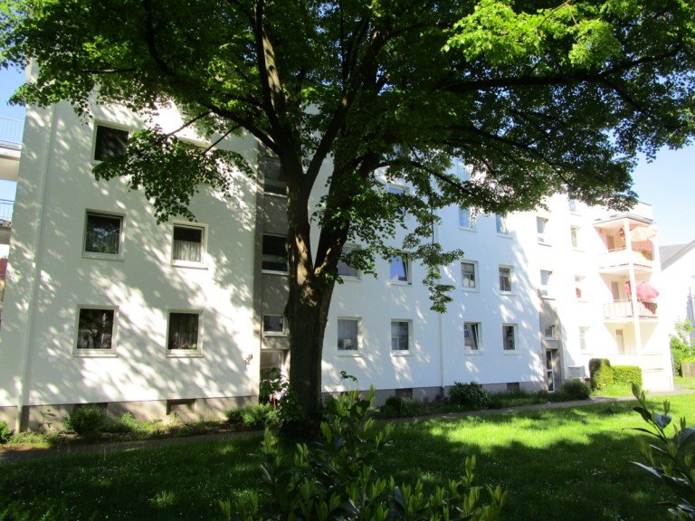 Aussenansicht 2 Siegburg - Siegburg Zentrum Etagenwohnung SIEGBURG-ZENTRUMSNAH, Top 4 Zi. Wohnung, K�che, Diele, Duschbad, Dachterrasse u. Loggia, 100 m� Wfl.