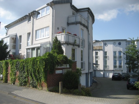Einfahrt zum Objekt Dachgeschosswohnung Sankt Augustin