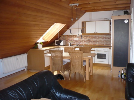 Wohn-/ Esszimmer K�nigswinter - Ittenbach Maisonettewohnung K�NIGSWINTER-ITTENBACH, helle 3 Zi. Maisonette-Wohnung, ca. 65 m� Wfl., gro�er Balkon, Einbauk�che