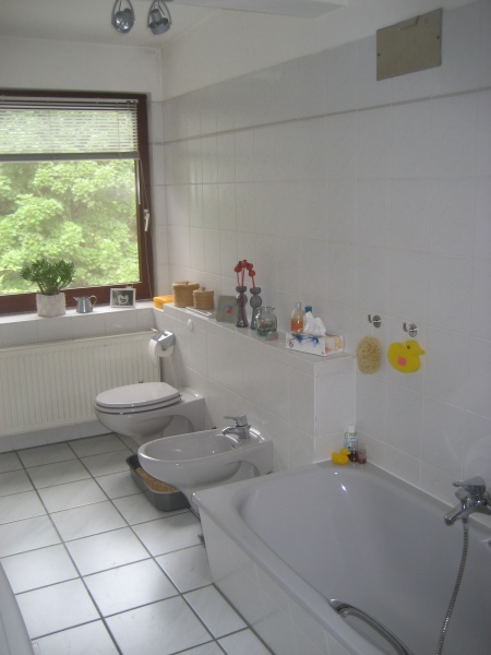 Bad mit Dusche Etagenwohnung Bergisch Gladbach