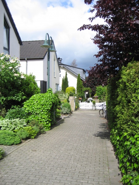 Zuweg zum Haus Reihenhaus Sankt Augustin