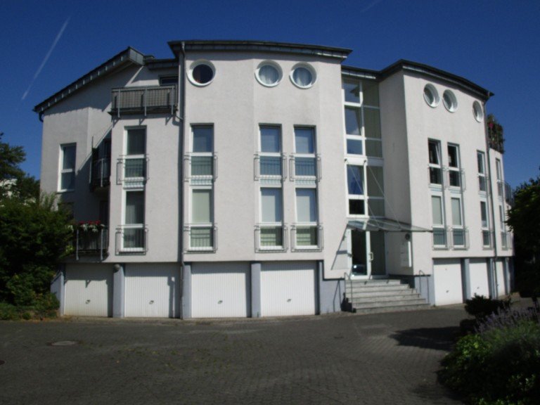 Aussenansicht Sankt Augustin Etagenwohnung SANKT AUGUSTIN, helle 3 Zimmer Wohnung ca. 80 m� Wfl. mit eigener Terrasse, Garagen-Stellplatz