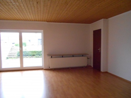 Wohn-/ Schlafzimmer im UG Doppelhaush�lfte Ruppichteroth