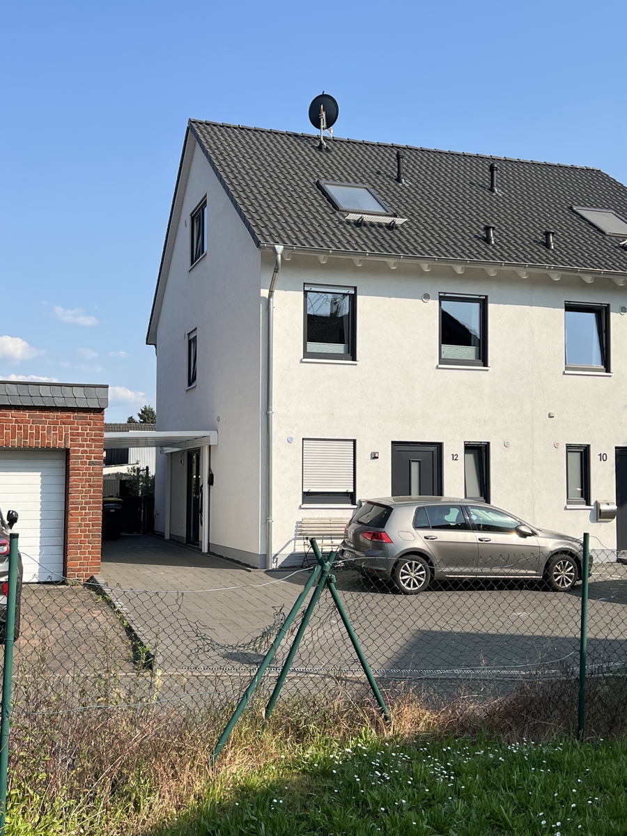 Vorderansicht Doppelhaush�lfte Pulheim / Geyen