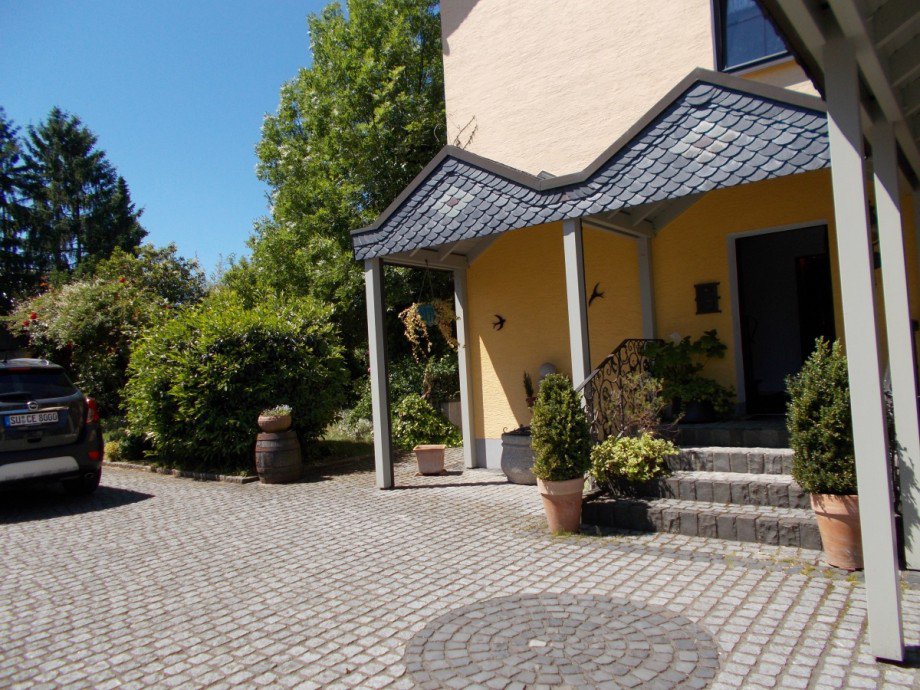 Hauseingang Mehrfamilienhaus Sankt Augustin