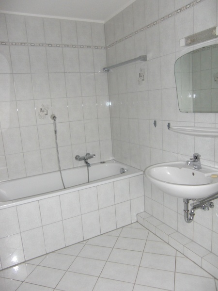 Ansicht Bad DG unbewohnt Reihenhaus Sankt Augustin