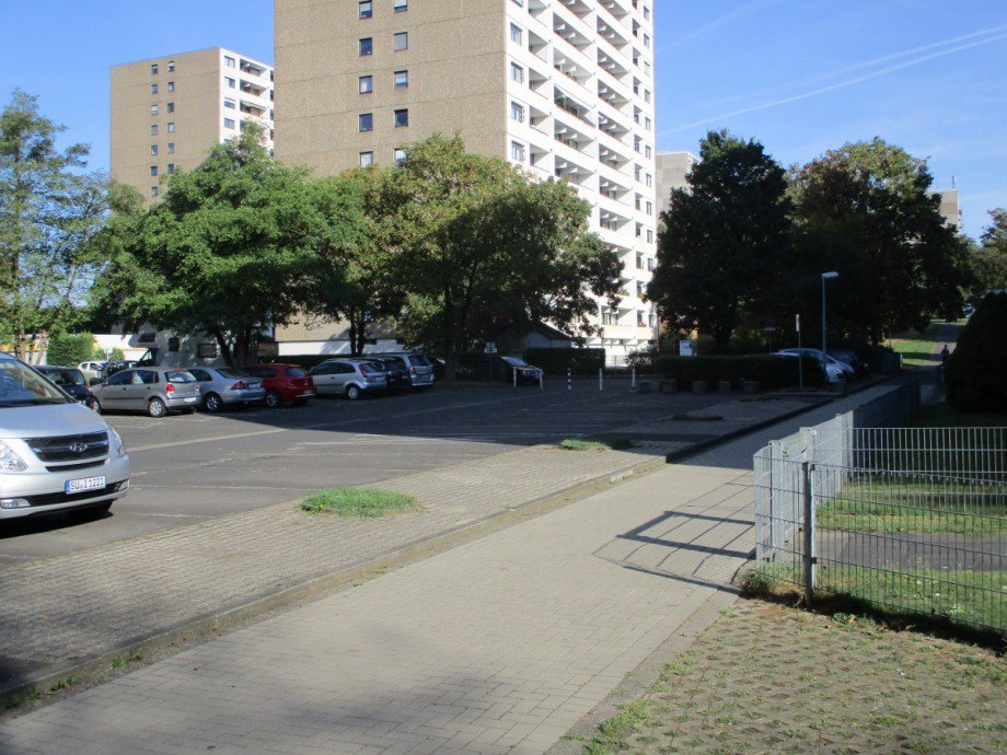 Parkplatz vor dem Haus Erdgeschosswohnung Sankt Augustin