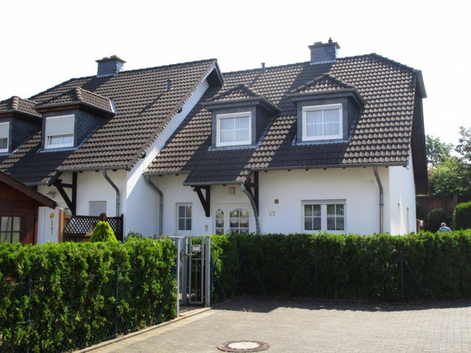 Hausansicht Doppelhaush�lfte Sankt Augustin / Niederpleis