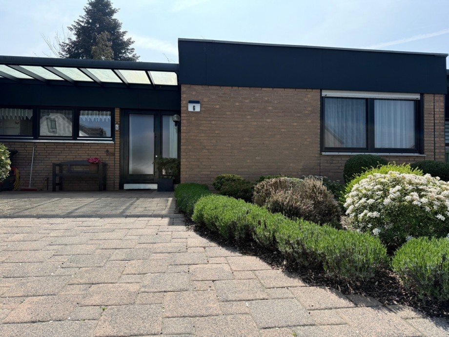 Weg zum Haus Bungalow Sankt Augustin