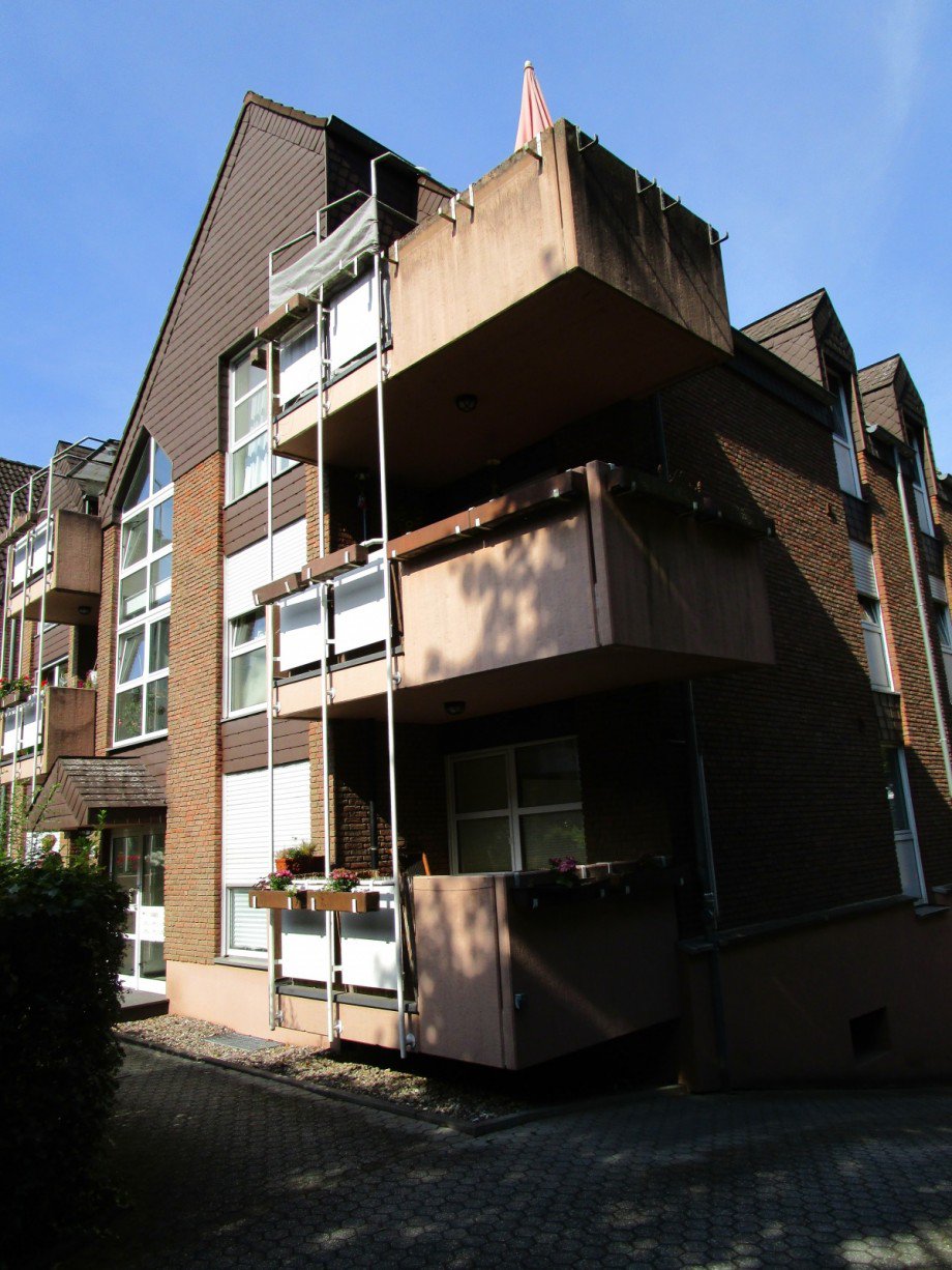 Hausansicht Dachgeschosswohnung Siegburg