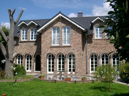 Hausansicht Bornheim - Bornheim B�rohaus Bornheim, kernsanierte Luxusbauernhofanlage mit 1 Villa u. 3 WE, ca. 635 m� Wfl., 900 m� GrSt.