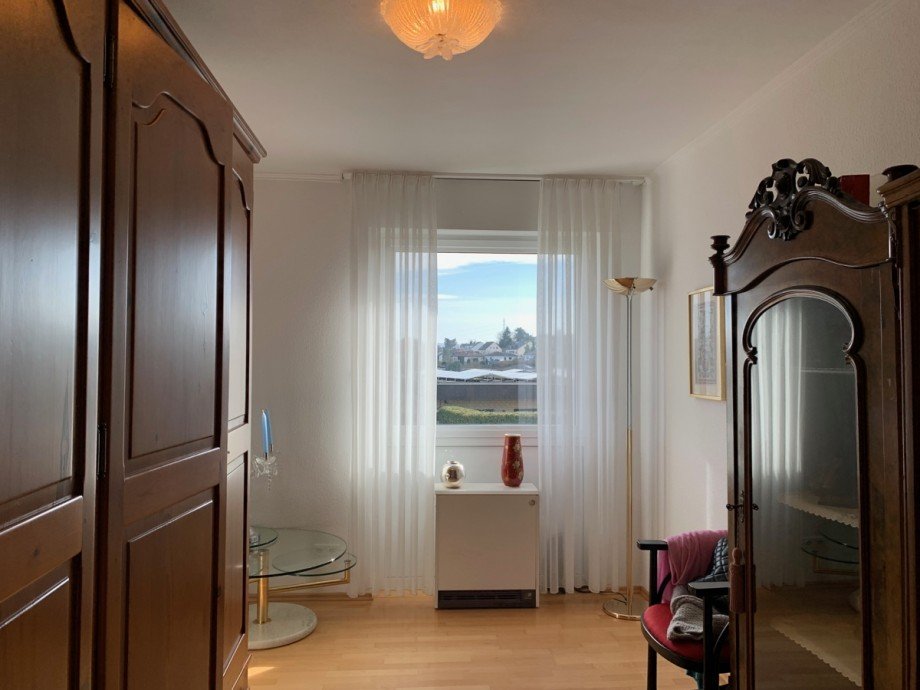 Zimmer 1 im OG Einfamilienhaus Wachtberg / Lie�em