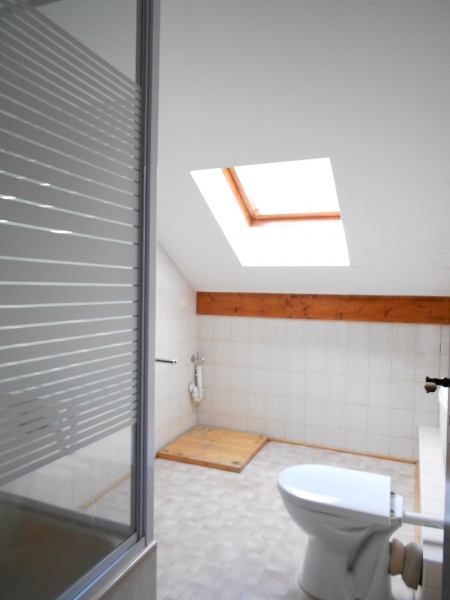 Bad mit Dusche Mehrfamilienhaus Lohmar