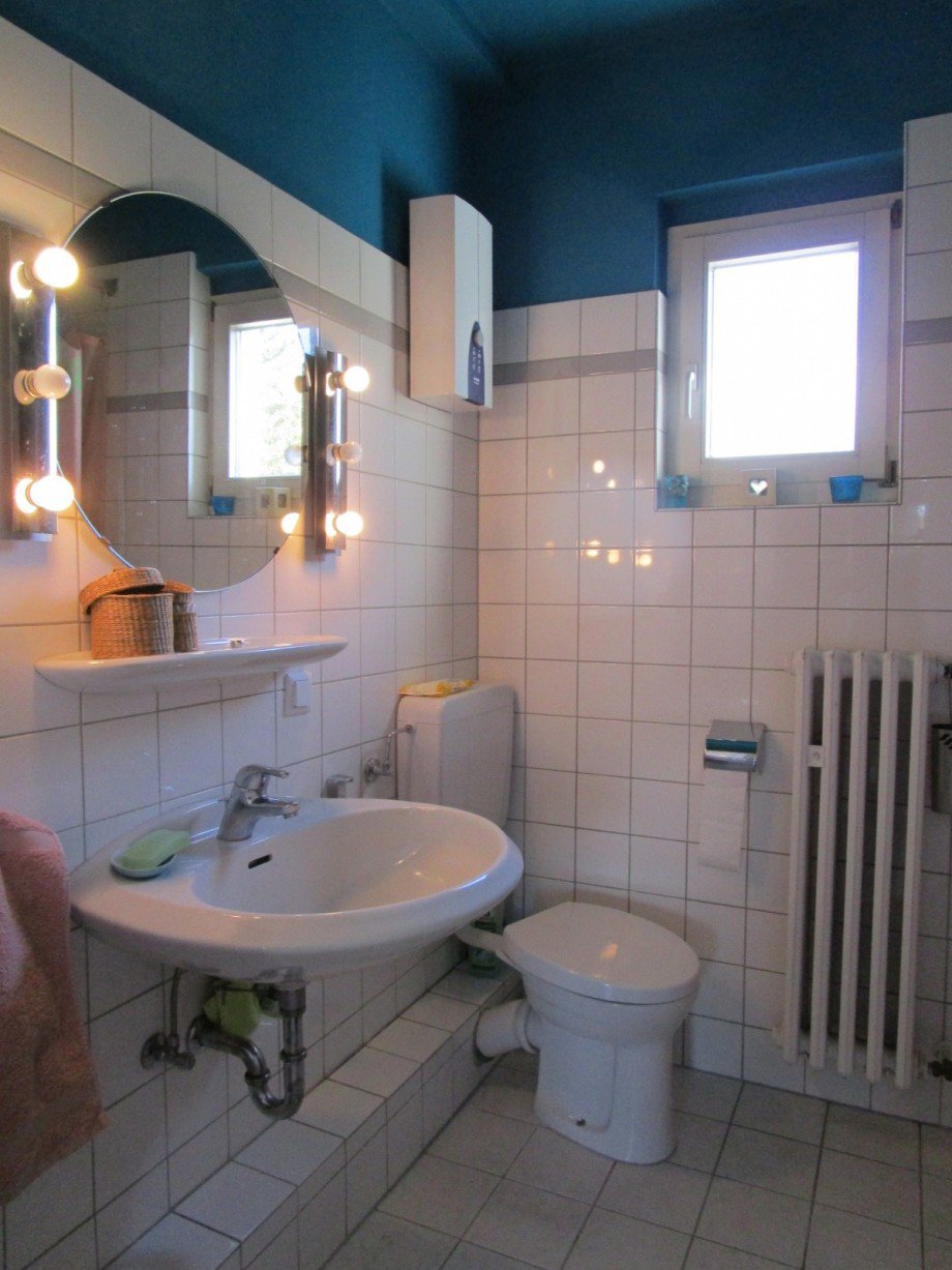 Bad mit WC und Dusche Etagenwohnung St. Augustin