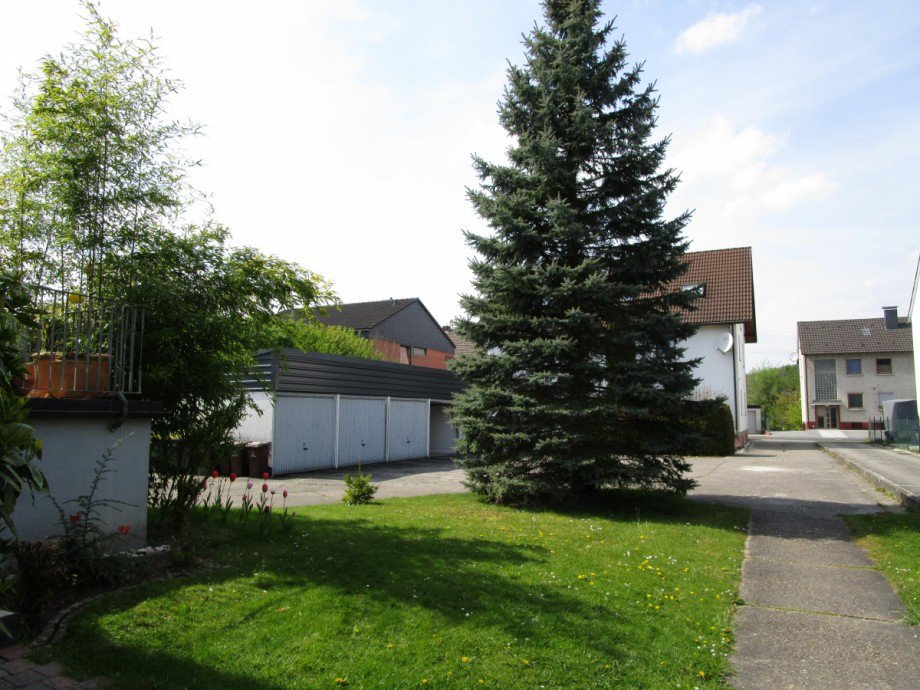Garten Zweifamilienhaus Lohmar