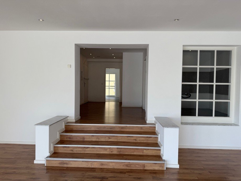 Ansicht Wohn,- Esszimmer Etagenwohnung K�ln