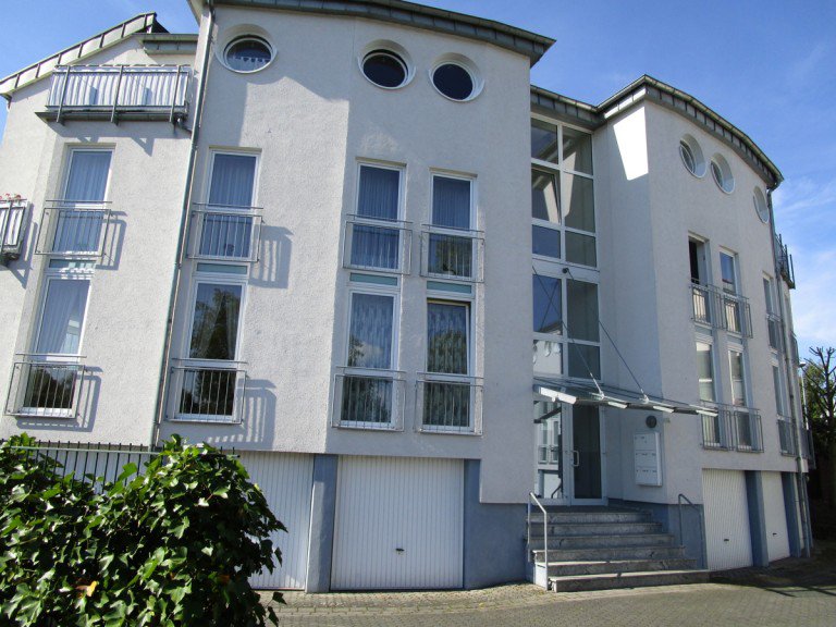 Aussenansicht Sankt Augustin - Niederpleis Etagenwohnung SANKT AUGUSTIN, TOP 2 Zimmer- Wohnung im 1. OG, ca. 68 m� Wfl. mit Balkon, Garage, sep. Kellerraum