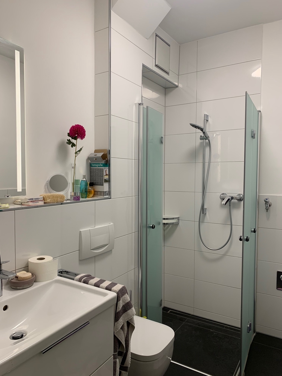 Badezimmer mit Dusche Etagenwohnung Bonn Beuel