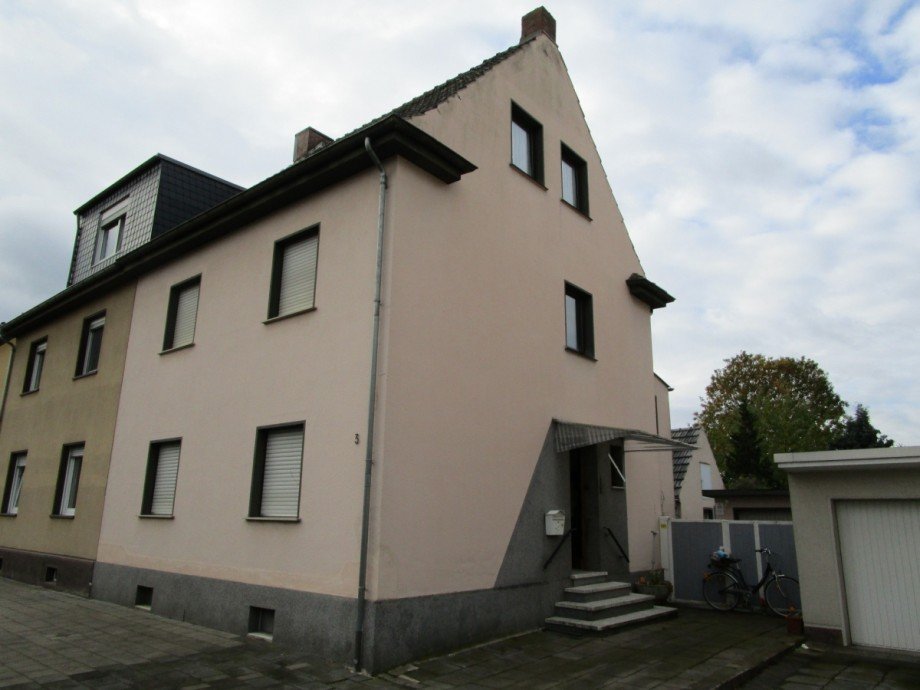 Hausansicht mit Garage Einfamilienhaus Sankt Augustin / Meindorf