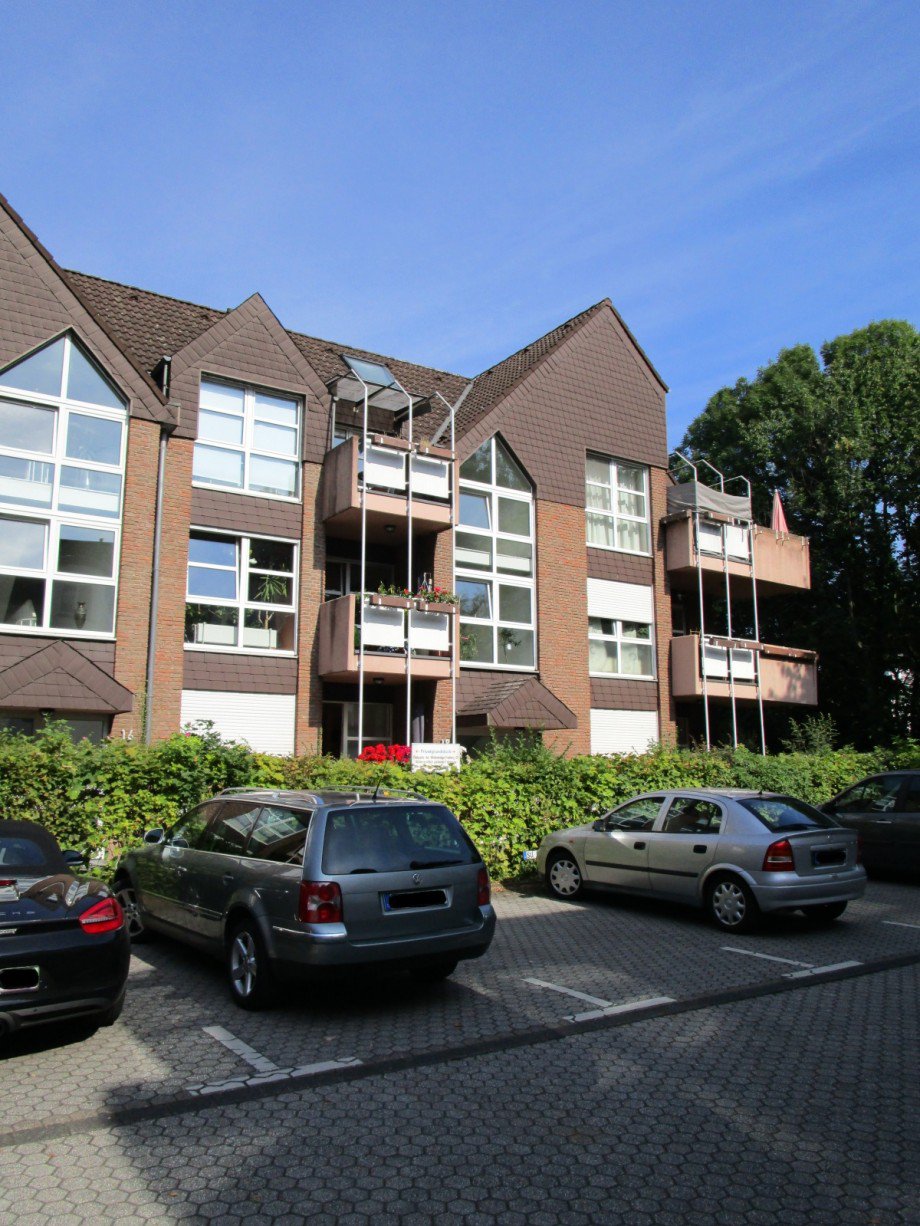 Hausansicht Dachgeschosswohnung Siegburg