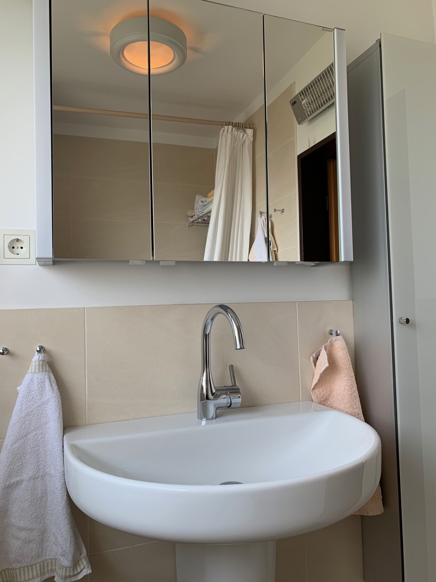 Badezimmer mit Fenster Reihenhaus Sankt Augustin