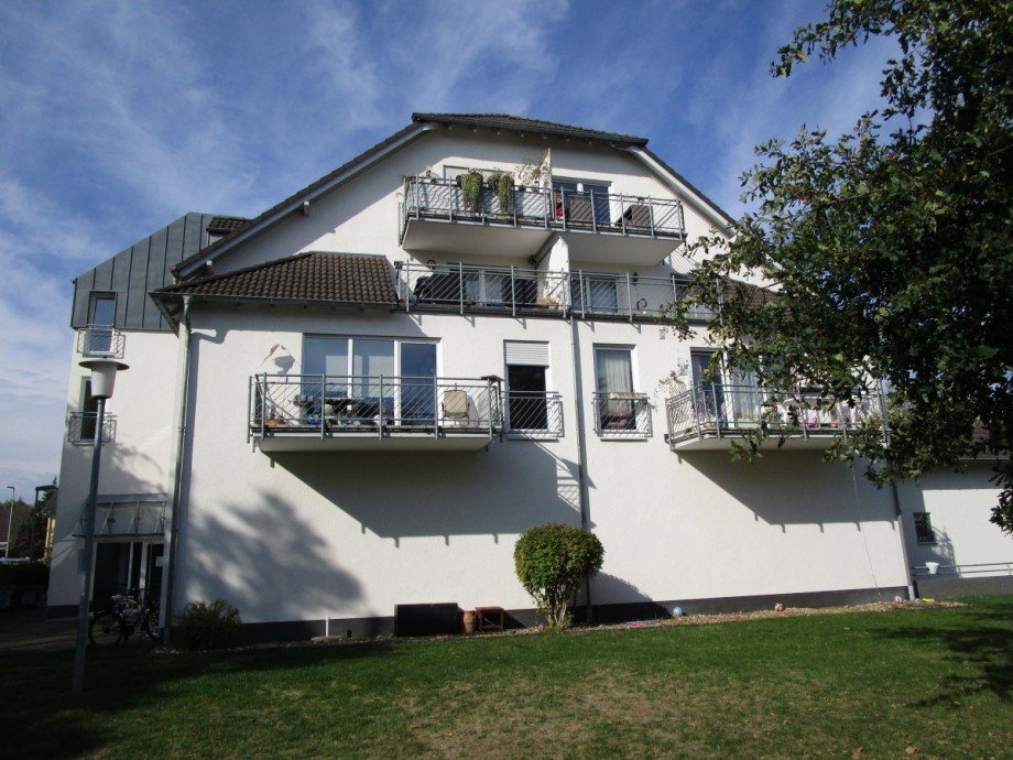 R�ckansicht Etagenwohnung Sankt Augustin / Niederpleis