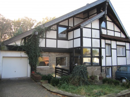 Au�enansicht Eingang Mehrfamilienhaus Lohmar