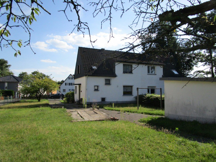 Blick in den Garten Doppelhaush�lfte Siegburg