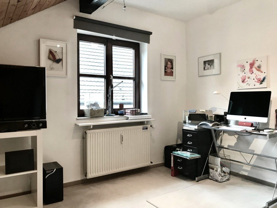 Zimmer 1 im DG Ansicht 1 Reiheneckhaus Bonn