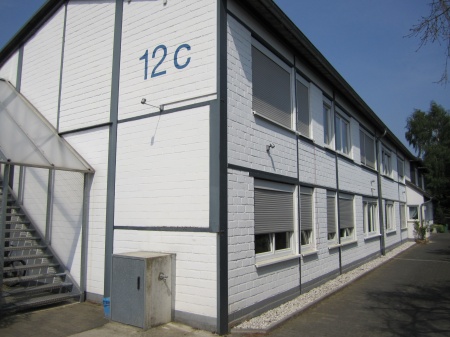 Hausansicht Sankt Augustin - Niederpleis Wohnung SANKT AUGUSTIN-NIEDERPLEIS, 1 Zi. Appartement mit 30 m� Wfl. mit Single-K�che und Dusche/WC