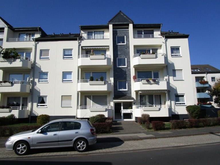 Au�enansicht Troisdorf Etagenwohnung TROISDORF in zentraler und ruhiger Lage, sch�ne 3 Zimmer-Wohnung mit ca. 75 m� Wfl. mit Balkon