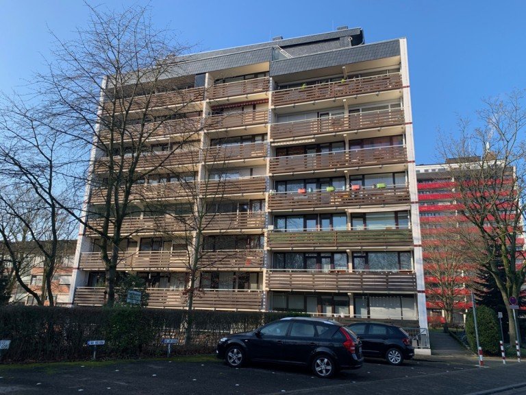 Objektansicht Sankt Augustin / Niederpleis Etagenwohnung SANKT AUGUSTIN, ger�umige und helle 2-Zimmer-ETW, ca. 73 m� Wfl., gro�er Balkon, K�che, Bad, Keller