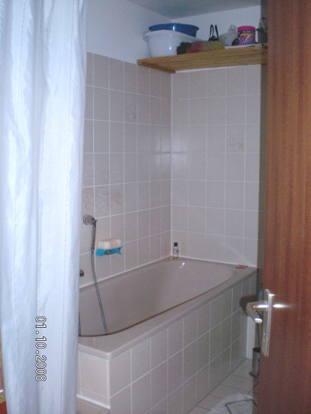 Bad mit Wanne und Dusche Etagenwohnung Bornheim