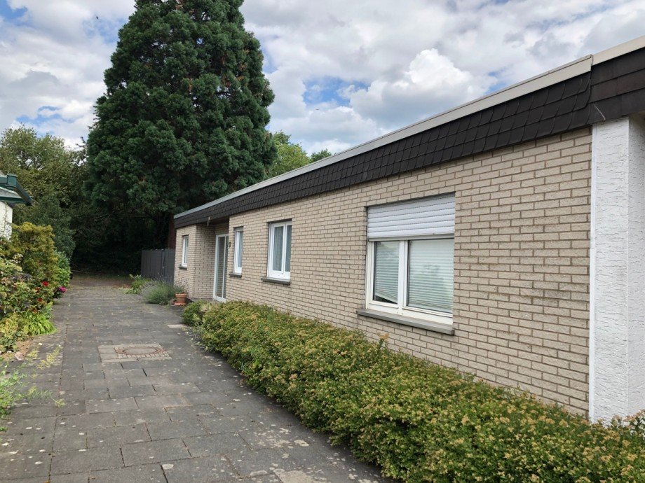 Weg zum Haus Bungalow Troisdorf-Sieglar