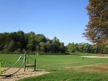 Park neben dem Haus SANKT AUGUSTIN, Niederpleis, Top 2-Zi. Wohnung im 1.OG, ca, 69 m� Wfl., Einbauk�che, Balkon, Keller.