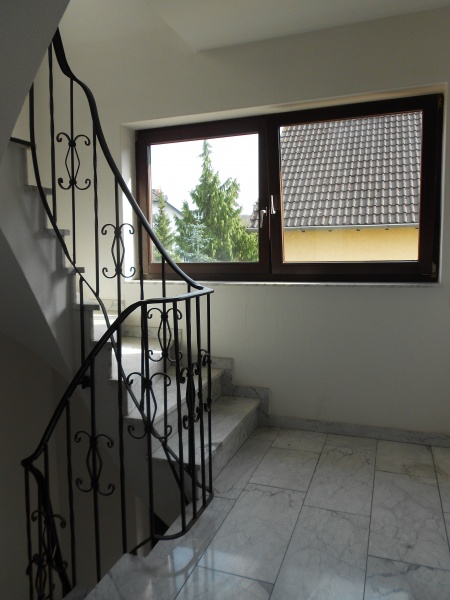 Treppenhaus Etagenwohnung Bonn / P�tzchen