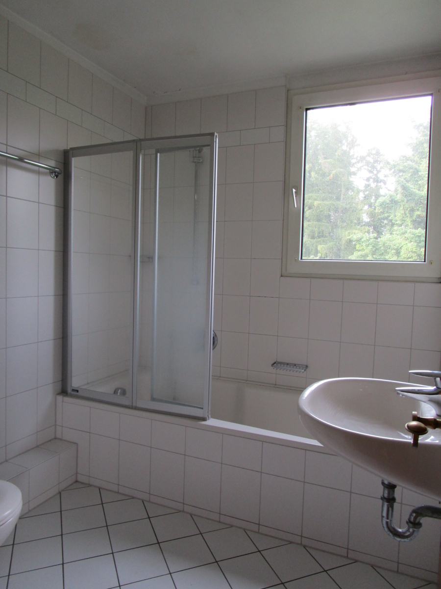 Badezimmer im OG Zweifamilienhaus Sankt Augustin