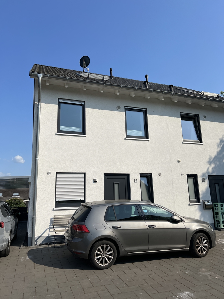 Vorderansicht Doppelhaush�lfte Pulheim / Geyen