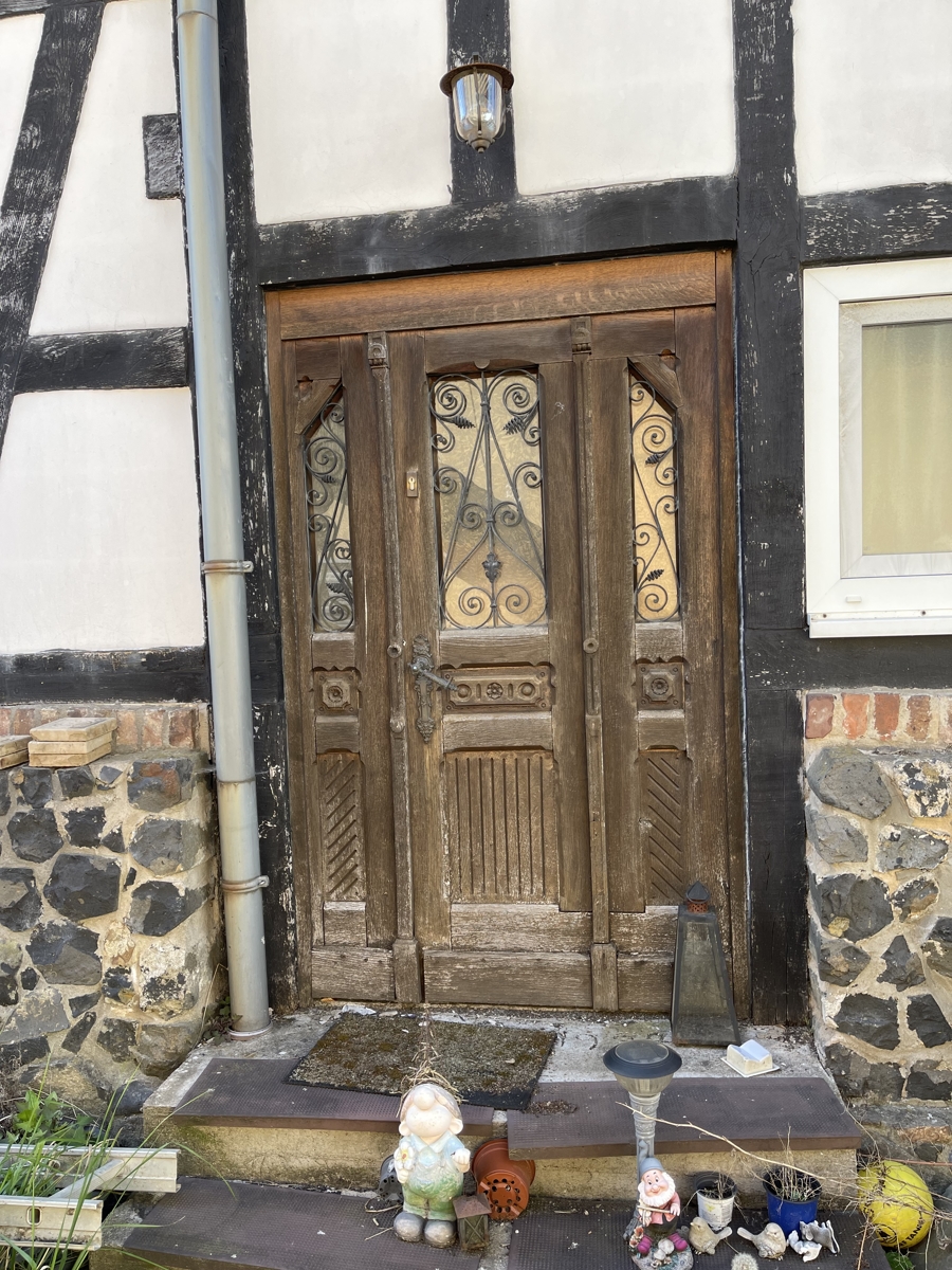 R�ckseite Mehrfamilienhaus Asbach