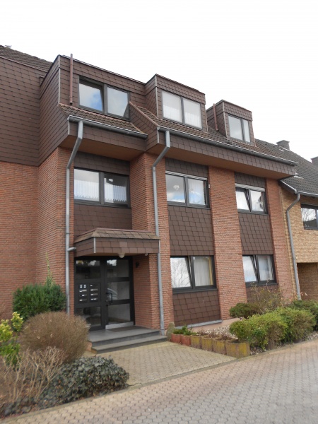 Hausansicht Etagenwohnung Troisdorf / Rotter See