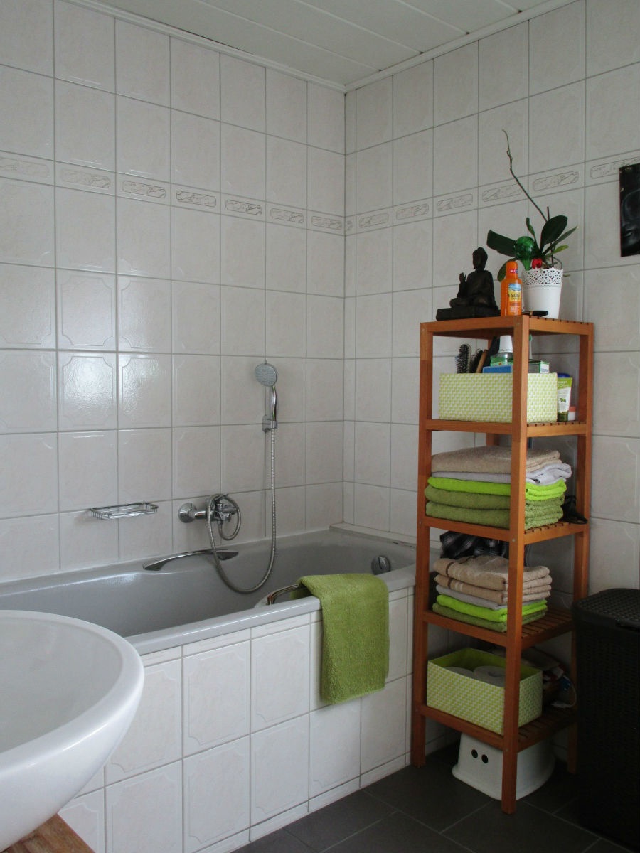 Bad mit Wanne Doppelhaush�lfte Sankt Augustin