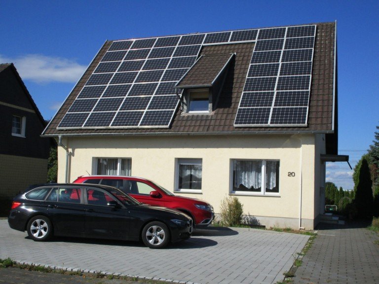 Ansicht Haus Sankt Augustin / Hangelar - Hangelar Einfamilienhaus SANKT AUGUSTIN HANGELAR, freist. 1 bzw. 2 Fam. Haus mit 6-7 Zimmern, ca. 250 m� WNfl. 973 m� GrSt.
