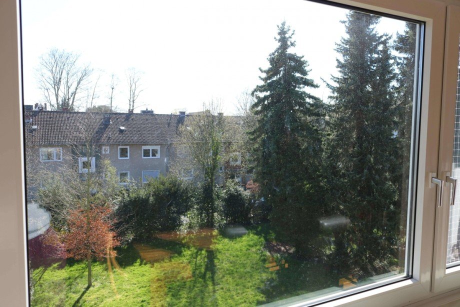 Blick in den Garten Etagenwohnung Sankt Augustin