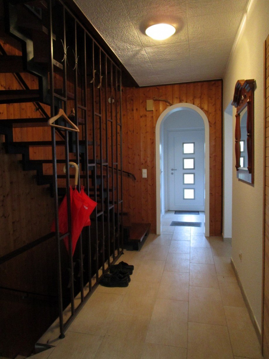 Diele / Flur im Erdgeschoss Reihenhaus Sankt Augustin