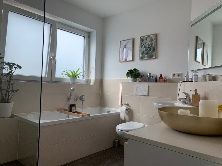 Bad im 1. OG mit Dusche und Wanne Reihenendhaus Niederkassel