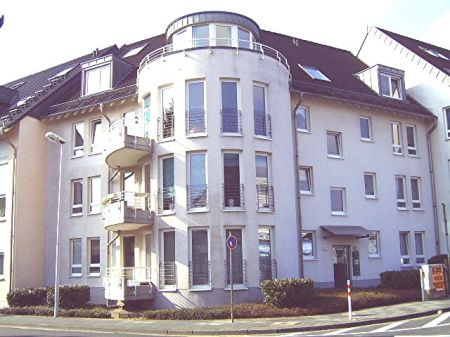 Hausansicht Siegburg - Siegburg Etagenwohnung Siegburg, Innenstadtn�he, helle 2 Zi. Eigentumswohnung, Balkon,TG-Stellplatz, ca 65 m� Wfl.