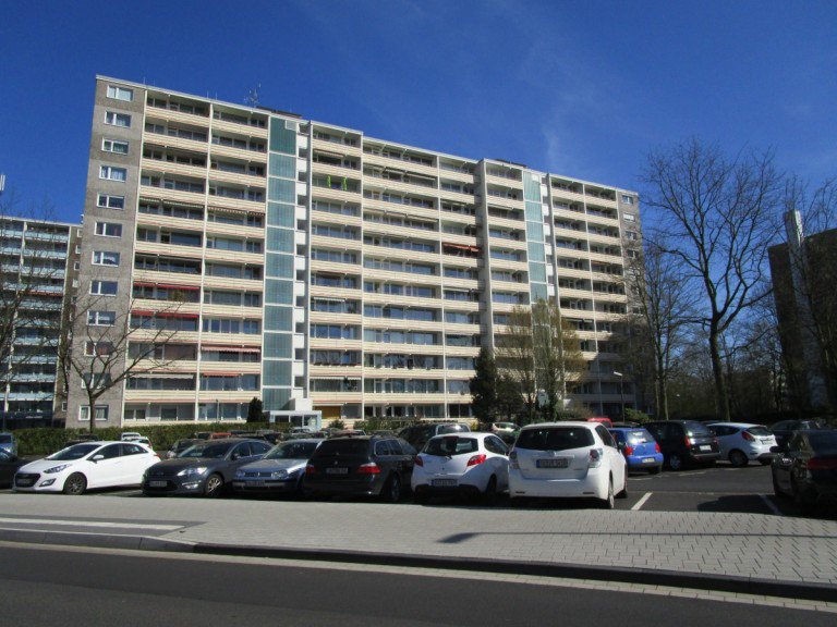 Hausansicht Sankt Augustin - Sankt Augustin Etagenwohnung SANKT AUGUSTIN, zentrales 1,5 Zimmer Appartement, K�che, Diele, Bad-WC, ca. 42 m� Wfl. mit Balkon
