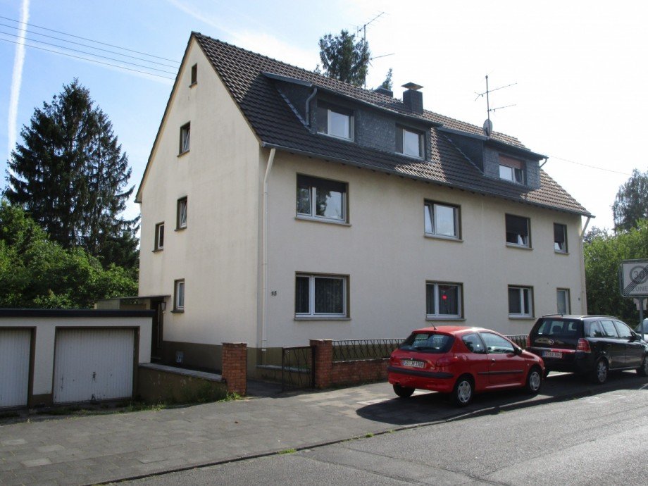 Hausansicht Dachgeschosswohnung Sankt Augustin