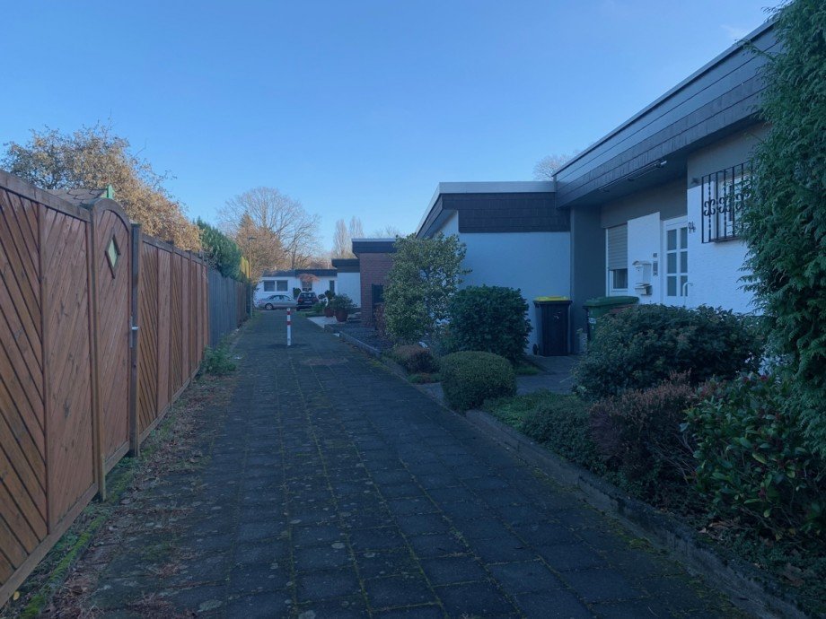 Weg zum Haus Bungalow Sankt Augustin
