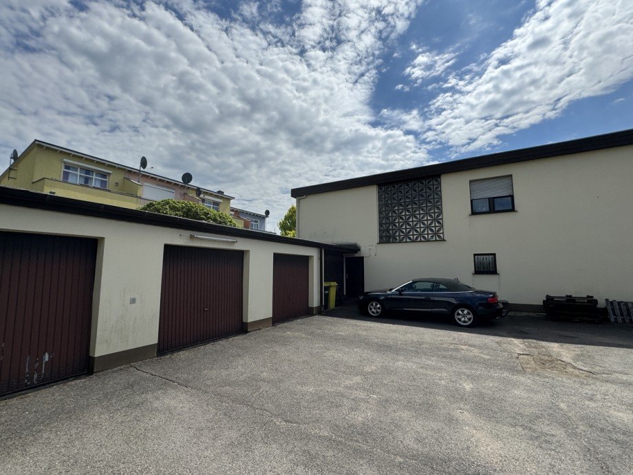 3 Garagen Zweifamilienhaus R�srath
